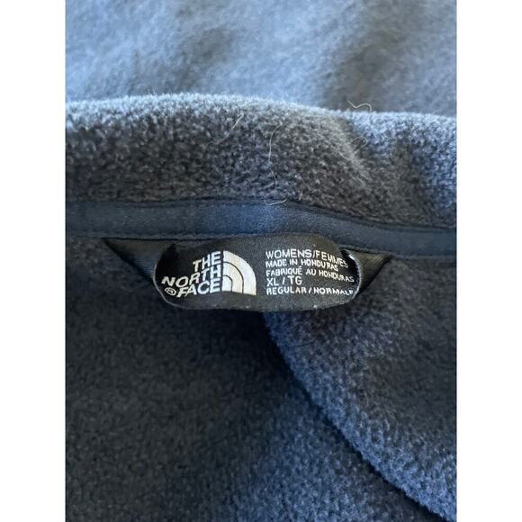 The North Face Women’s XL Pullover Fleece Jacket - Picture 3 of 3